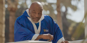 Mike Tyson torce pelo Brasil na Copa em comercial de casa de aposta