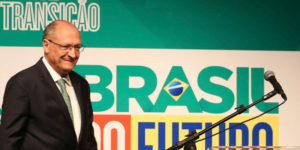 Deputado defensor da legalização dos jogos leva pauta para o vice eleito Geraldo Alckmin